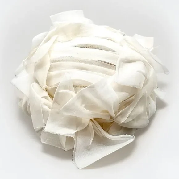 Vintage 1960s Union Made Cream Pillbox Hat Floral Petal Cocktail Church Derby - Picture 11 of 13